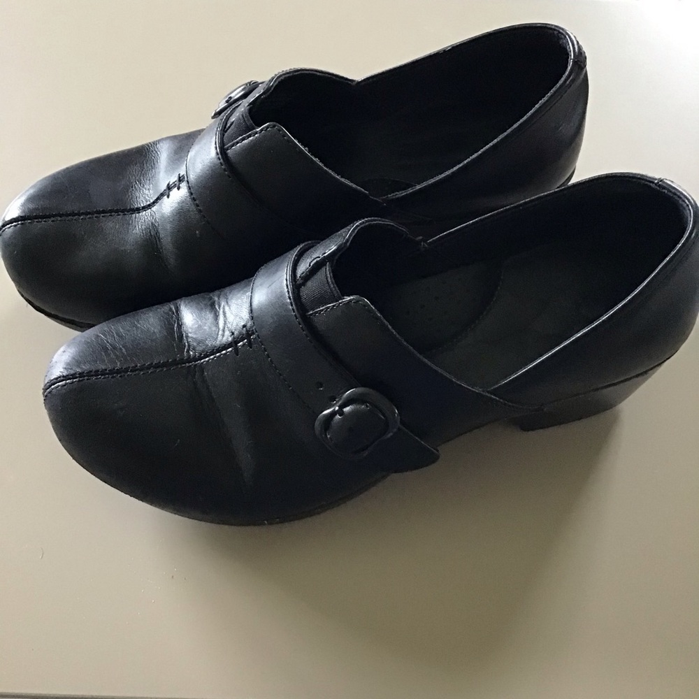 Dansko Tamara Black Leather Clogs Size 39 / 9